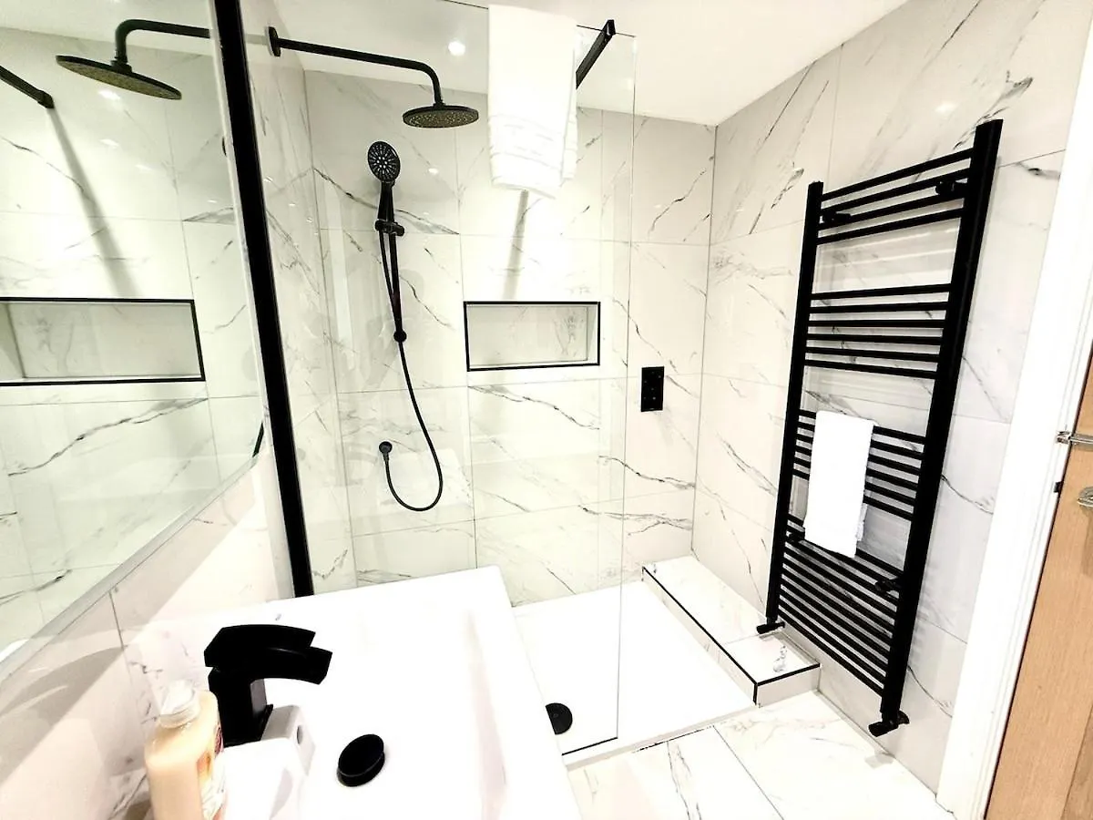Feriehus Luxurious Modern House With Garden Close To City Centre Cardiff