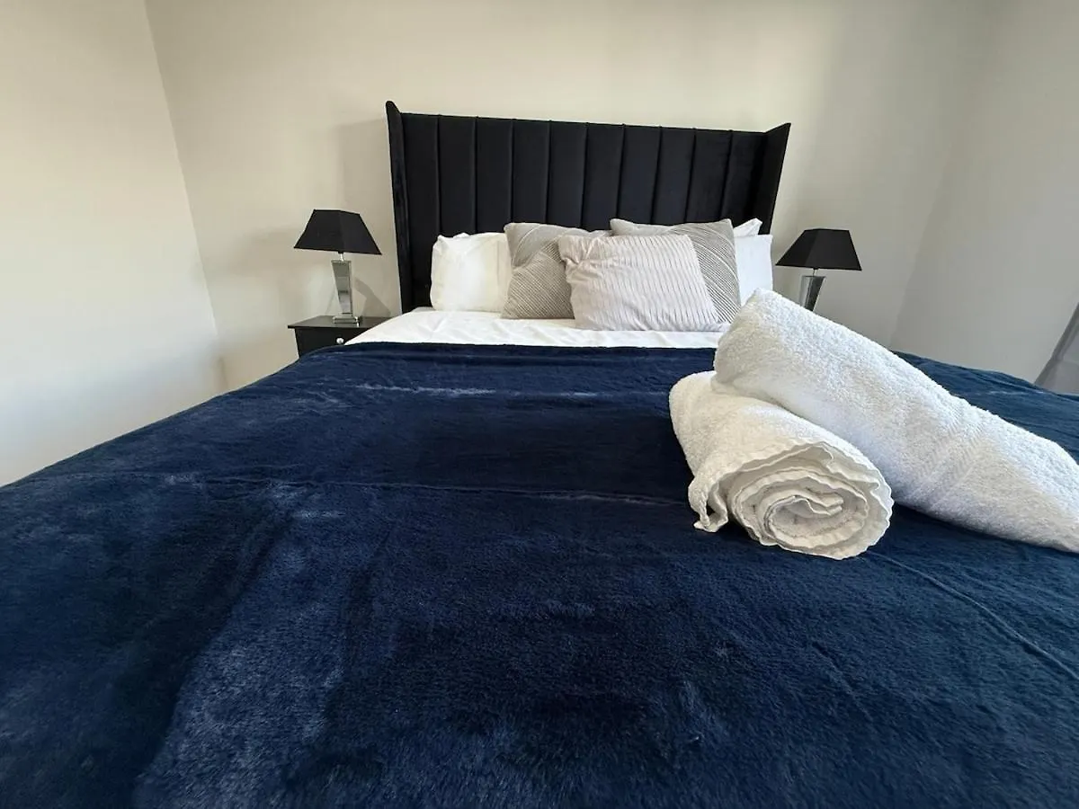 Luxurious Modern House With Garden Close To City Centre Cardiff 0*,  Storbritannien